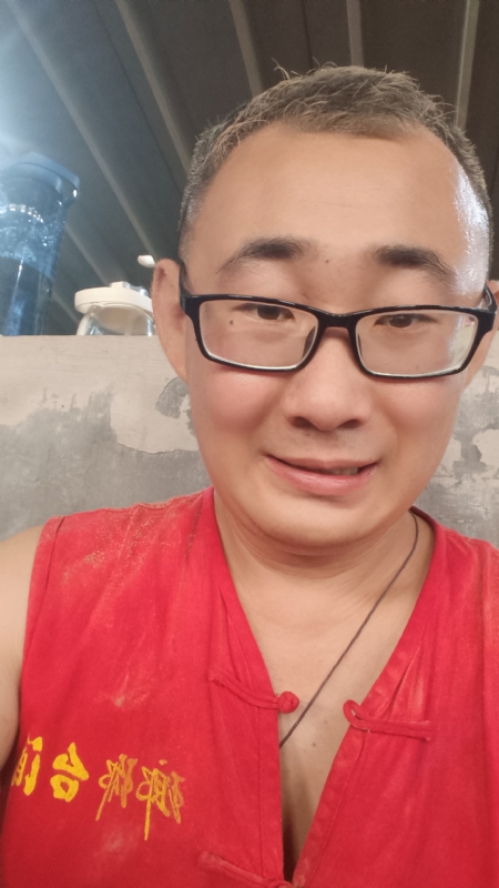 黑黑一笑的第二张照片--石狮交友网